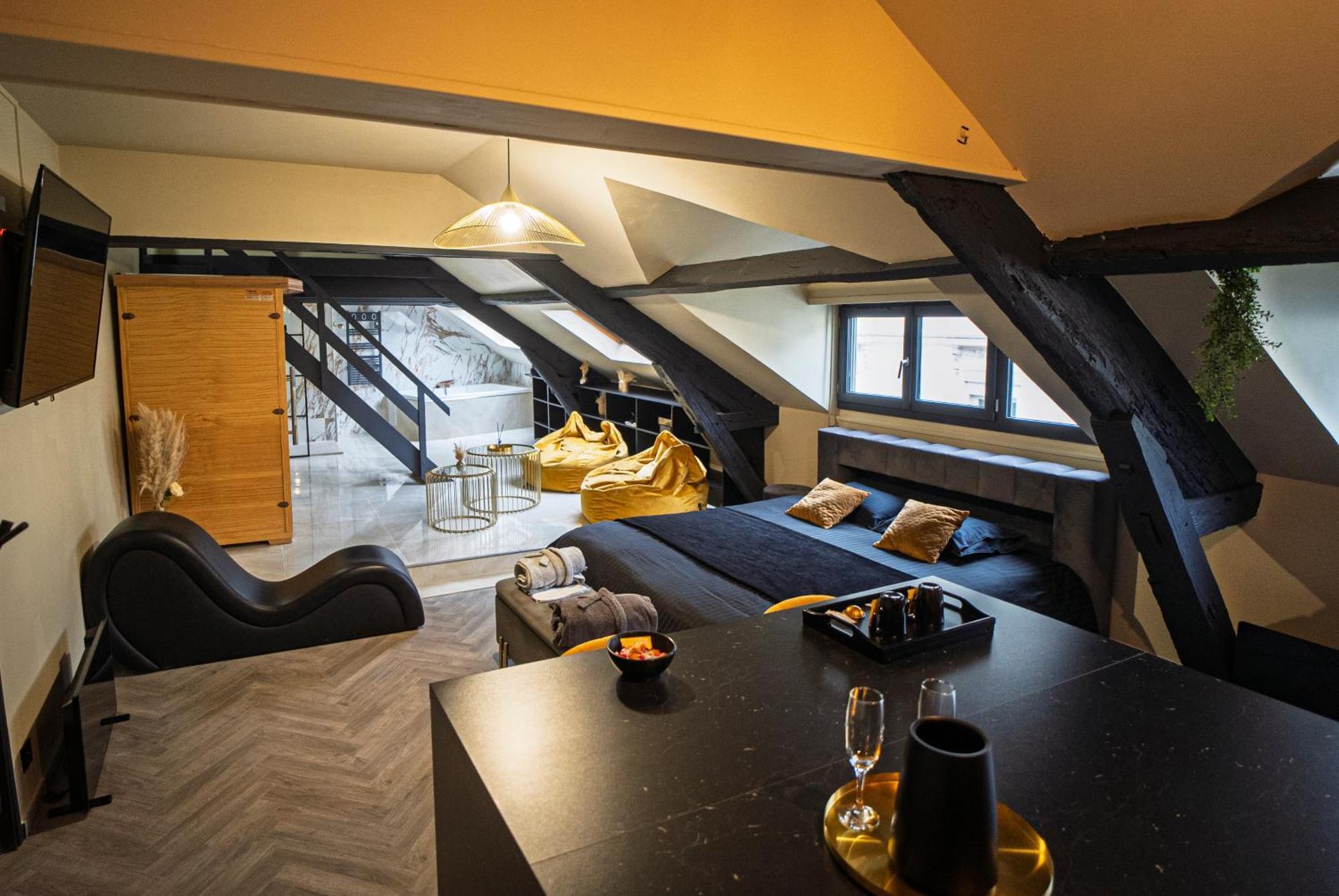 La Marble Room - Suite Balneo & Sauna Angers Exterior foto
