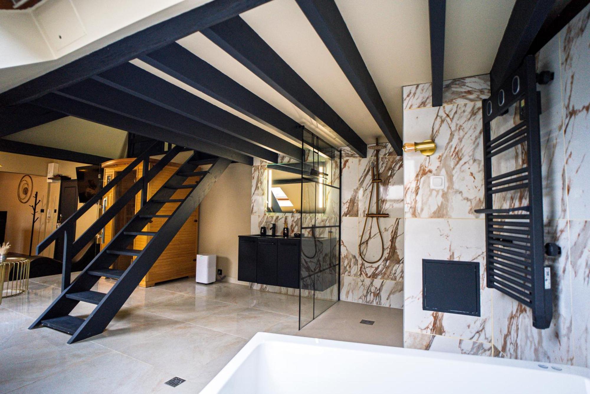 La Marble Room - Suite Balneo & Sauna Angers Exterior foto